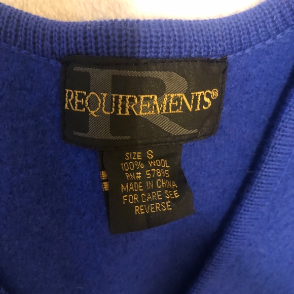 SALE Just in Beautiful Like New Blue Snowflake zip up sweater vest - Picture 3 of 5